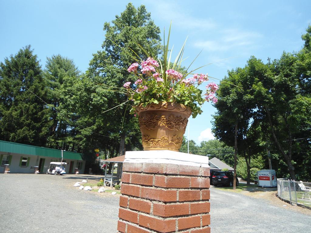 Flower Field Inn And Cottages Stroudsburg Esterno foto