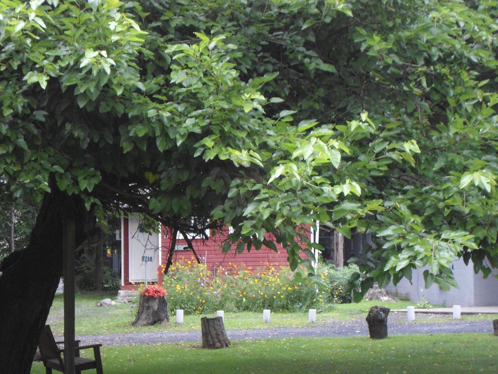 Flower Field Inn And Cottages Stroudsburg Esterno foto