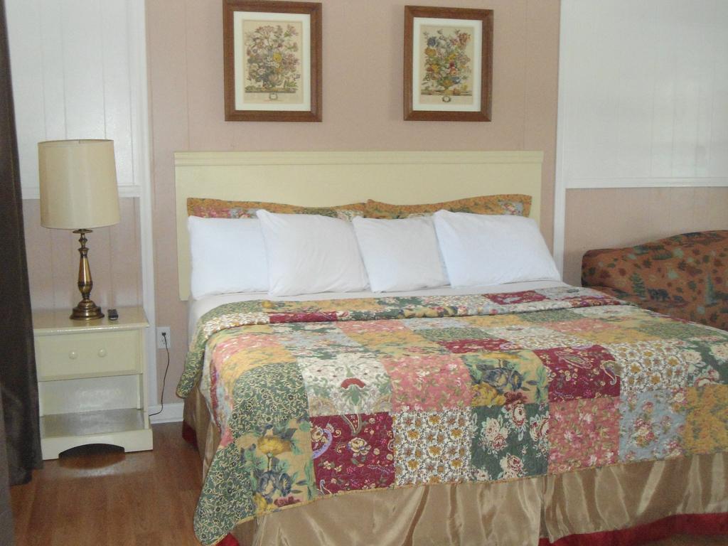 Flower Field Inn And Cottages Stroudsburg Esterno foto